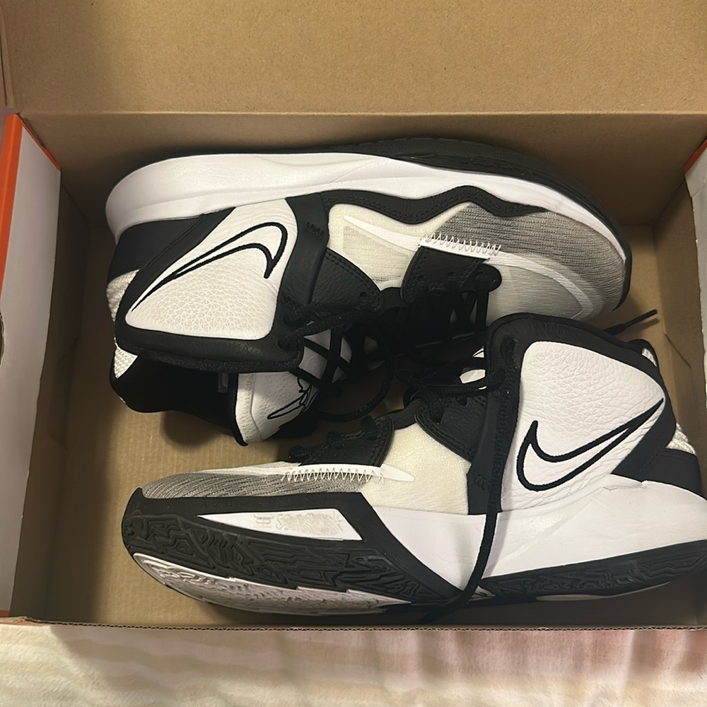 Kyrie Infinity TB